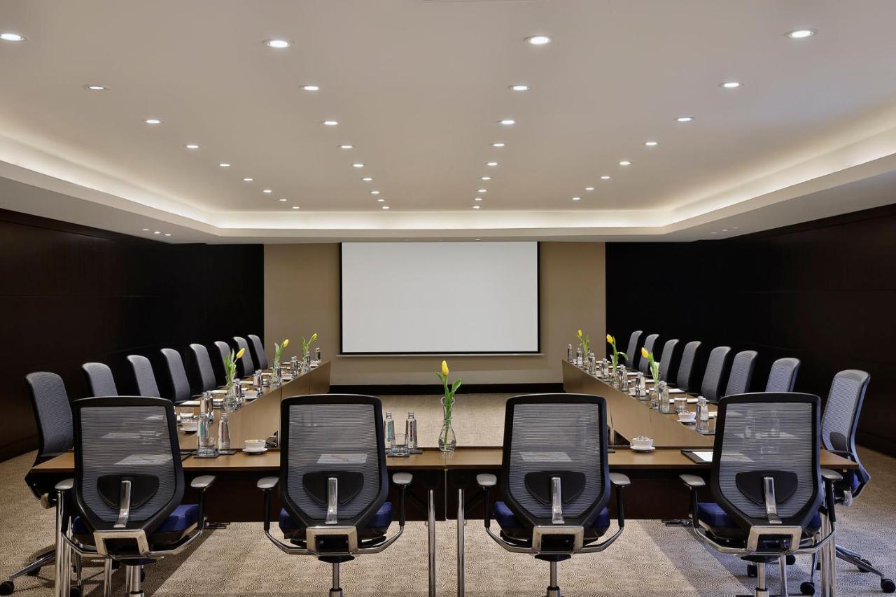 Voco - Riyadh, An Ihg Hotel - فندق فوكو الرياض, احدى فنادق مجموعة إنتركونتيننتال Riade Exterior foto Meeting room