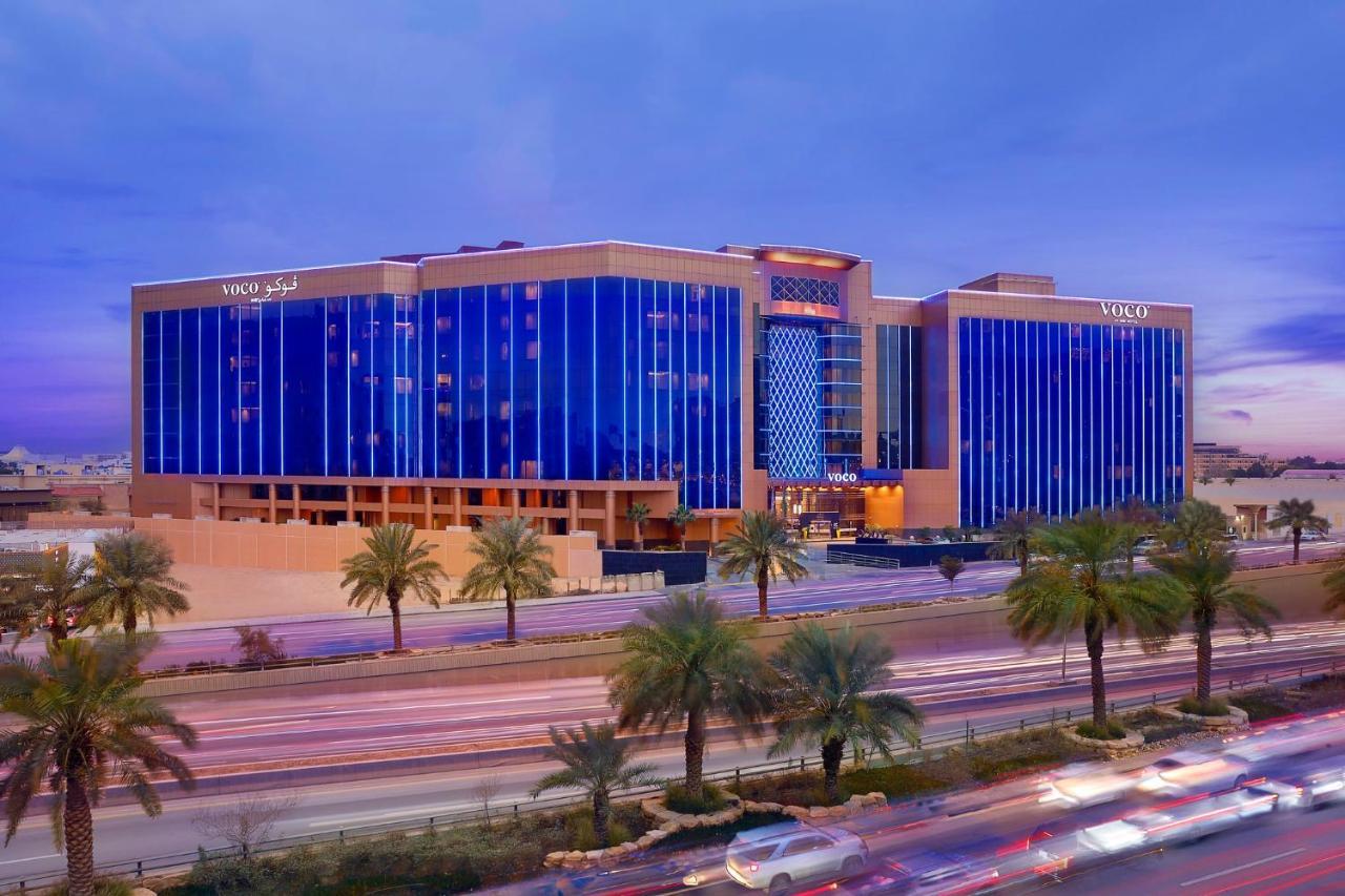 Voco - Riyadh, An Ihg Hotel - فندق فوكو الرياض, احدى فنادق مجموعة إنتركونتيننتال Riade Exterior foto The hotel at night