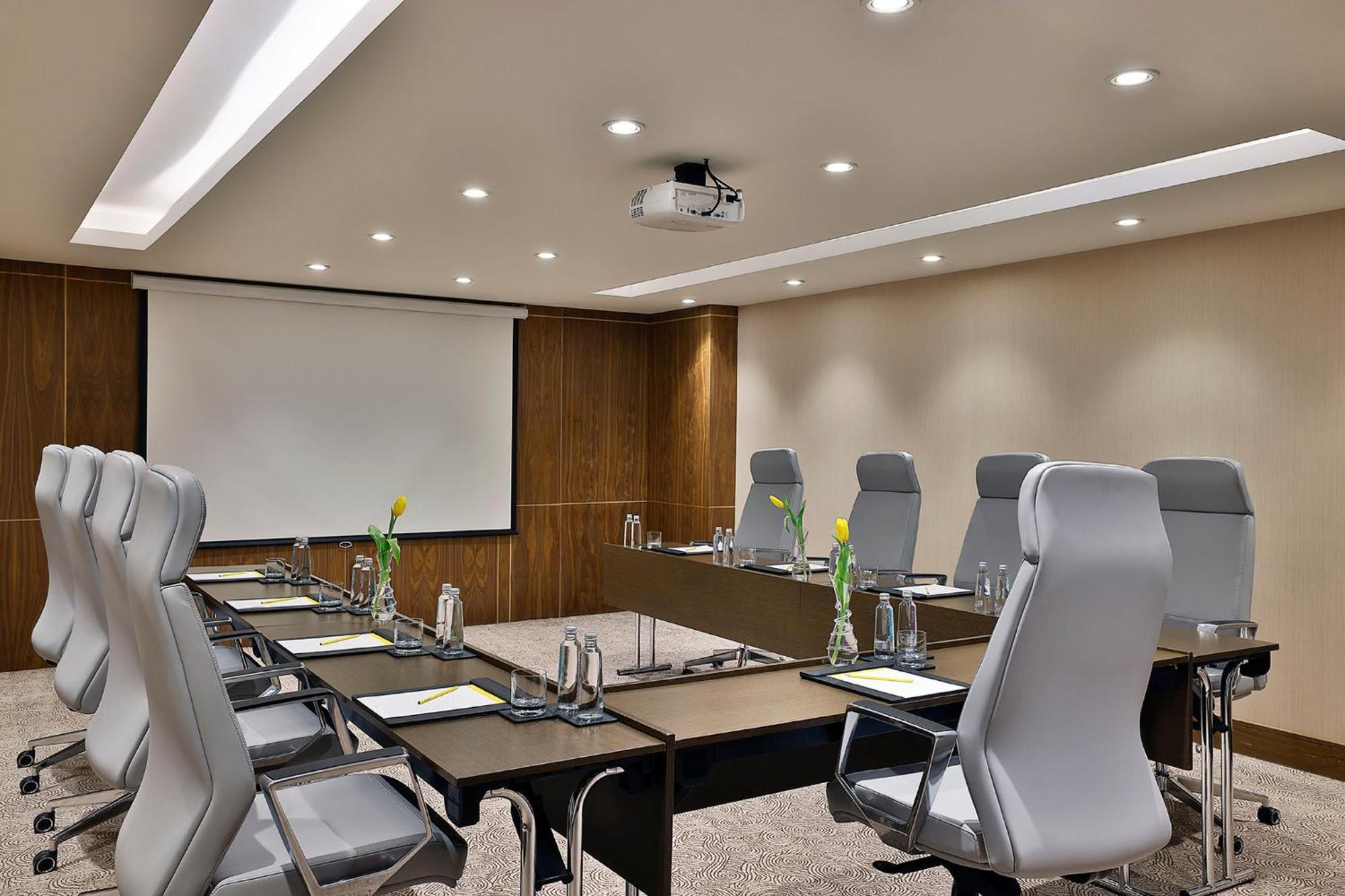 Voco - Riyadh, An Ihg Hotel - فندق فوكو الرياض, احدى فنادق مجموعة إنتركونتيننتال Riade Exterior foto Meeting room