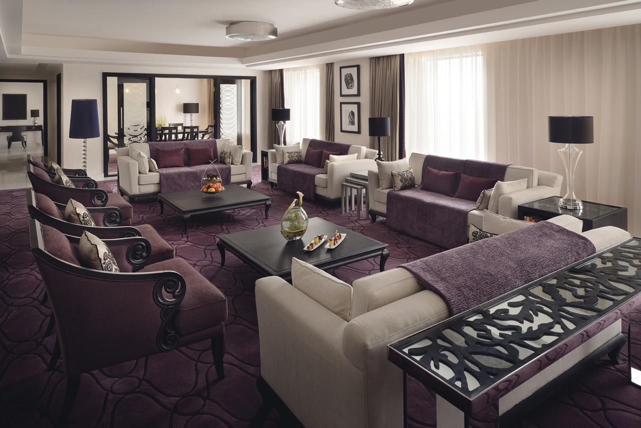 Voco - Riyadh, An Ihg Hotel - فندق فوكو الرياض, احدى فنادق مجموعة إنتركونتيننتال Riade Exterior foto The interior of a suite at the Mandarin Oriental, Munich
