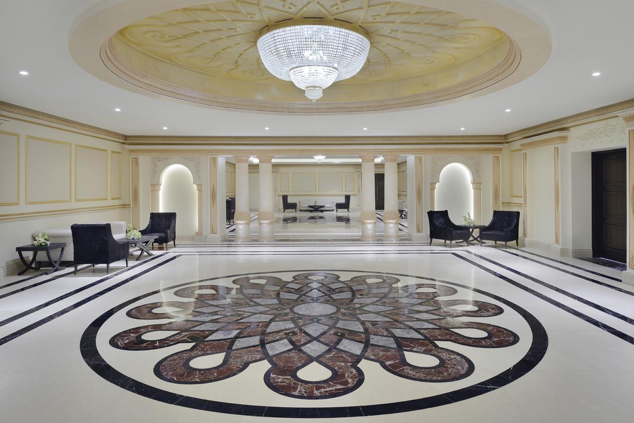 Voco - Riyadh, An Ihg Hotel - فندق فوكو الرياض, احدى فنادق مجموعة إنتركونتيننتال Riade Exterior foto Lobby
