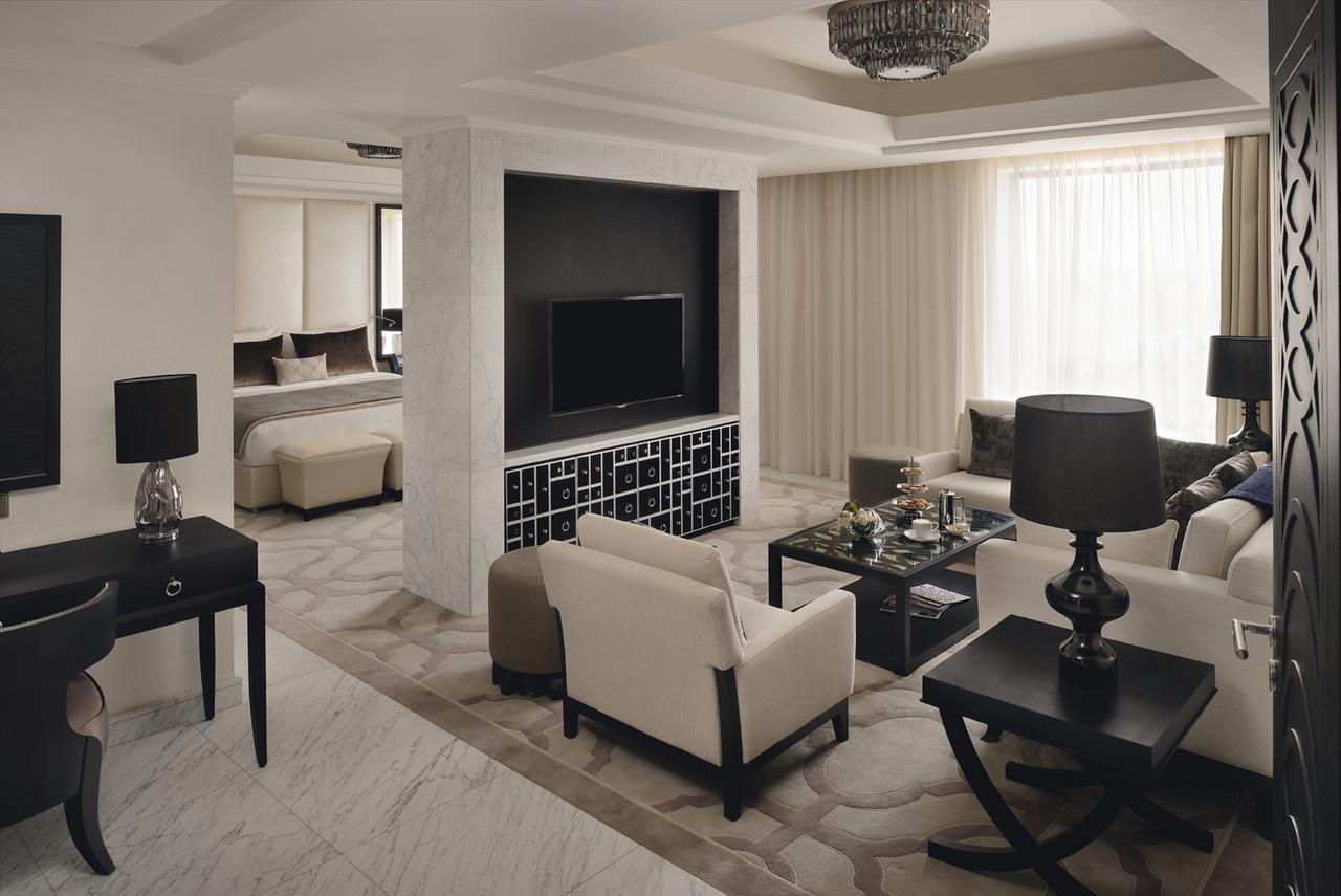 Voco - Riyadh, An Ihg Hotel - فندق فوكو الرياض, احدى فنادق مجموعة إنتركونتيننتال Riade Exterior foto A suite at the Ritz-Carlton, DIFC