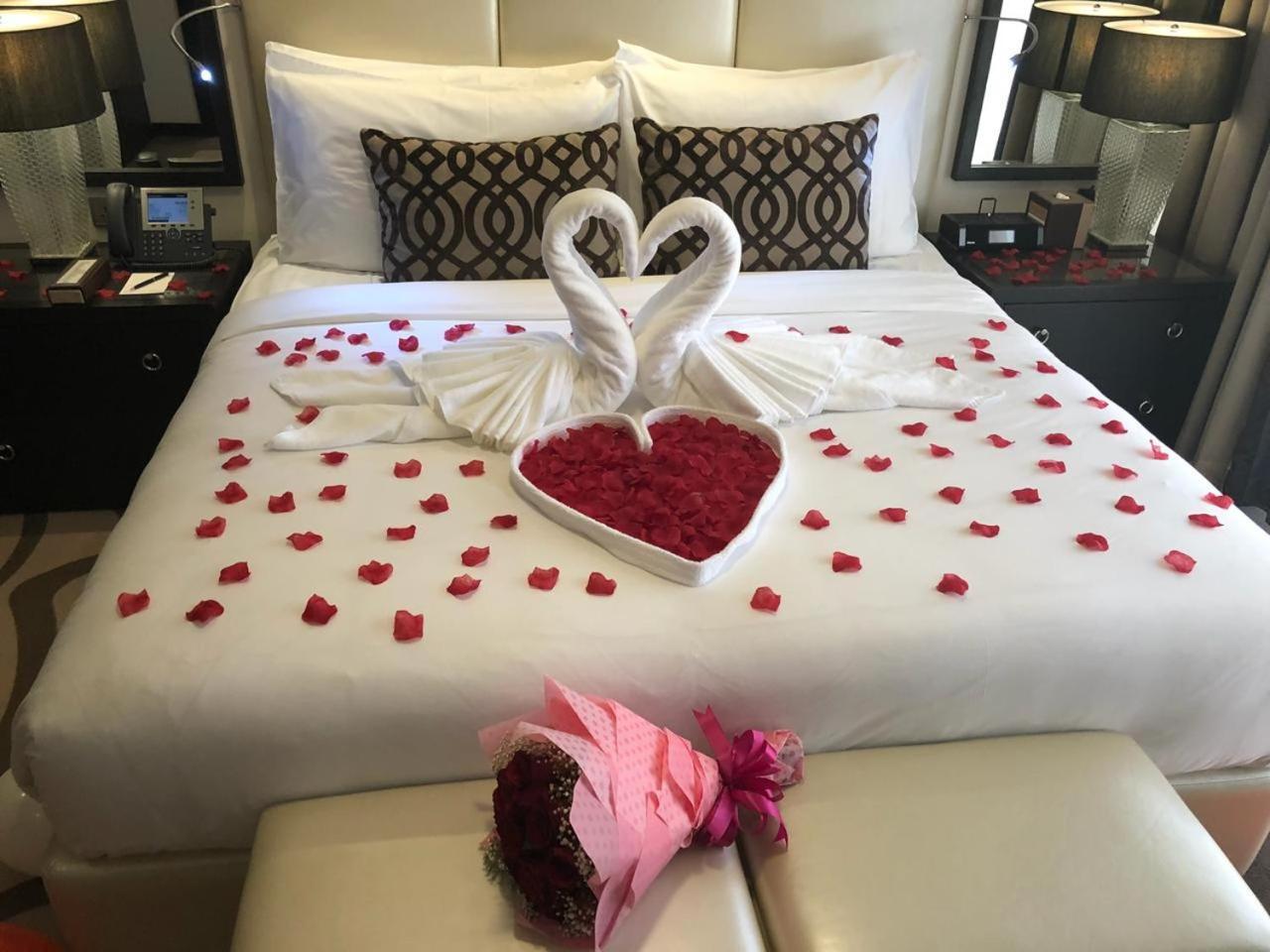 Voco - Riyadh, An Ihg Hotel - فندق فوكو الرياض, احدى فنادق مجموعة إنتركونتيننتال Riade Exterior foto Honeymoon suite at the Hilton San Francisco