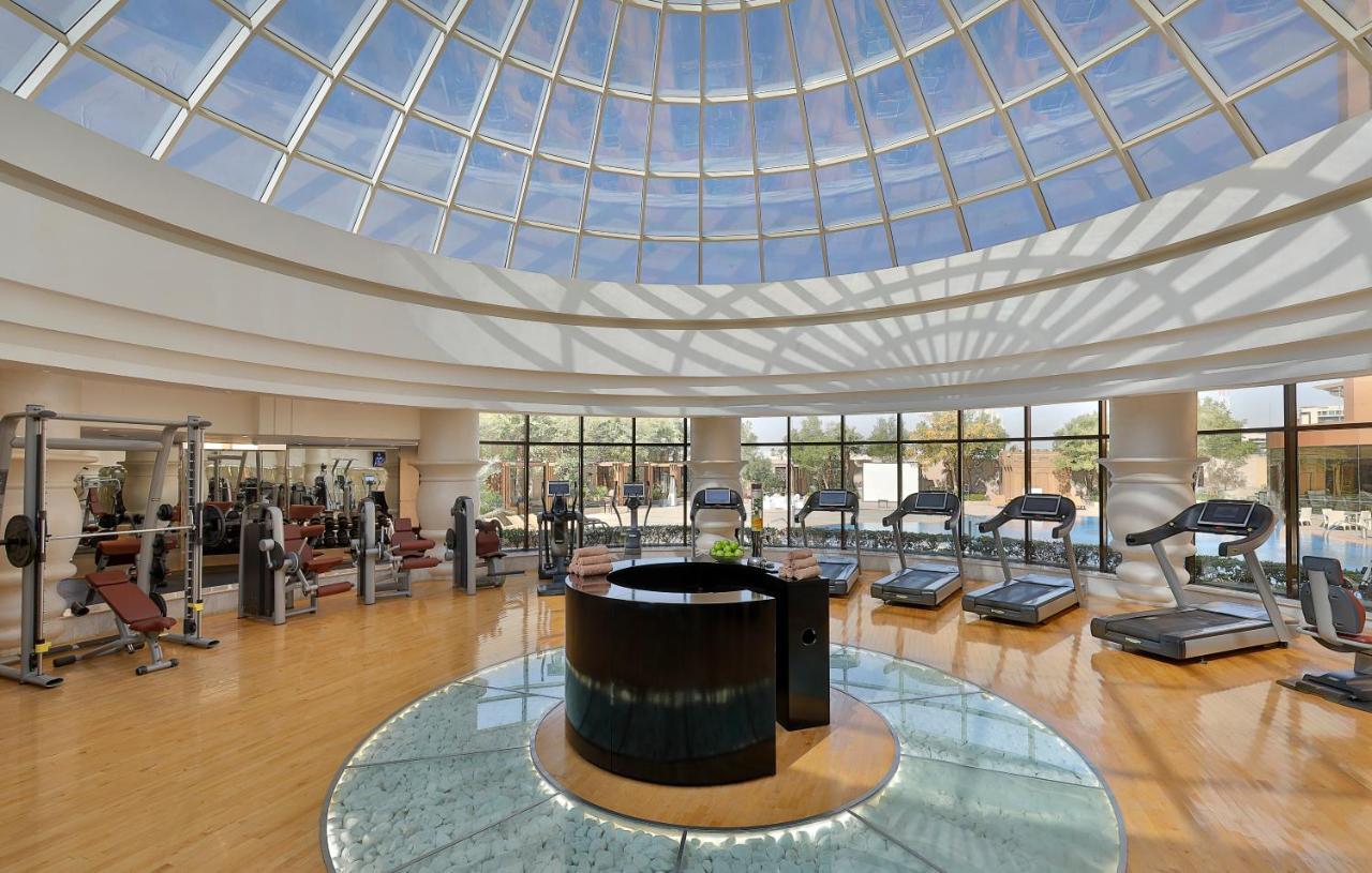 Voco - Riyadh, An Ihg Hotel - فندق فوكو الرياض, احدى فنادق مجموعة إنتركونتيننتال Riade Exterior foto The gym at the Four Seasons Hotel, Cairo