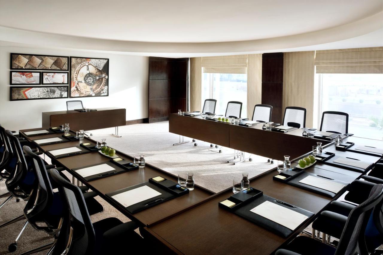 Voco - Riyadh, An Ihg Hotel - فندق فوكو الرياض, احدى فنادق مجموعة إنتركونتيننتال Riade Exterior foto A boardroom at the InterContinental London Park Lane