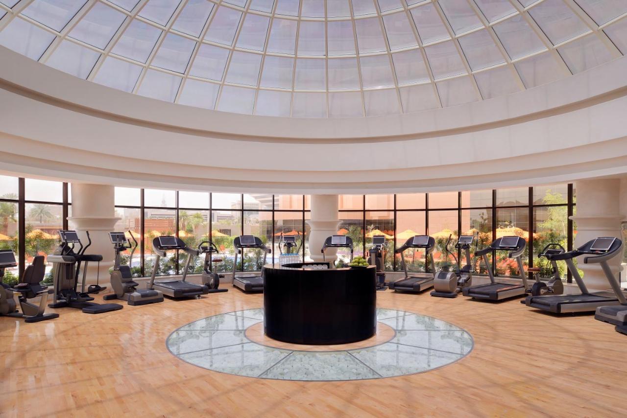 Voco - Riyadh, An Ihg Hotel - فندق فوكو الرياض, احدى فنادق مجموعة إنتركونتيننتال Riade Exterior foto The gym at the Westin Palace Madrid