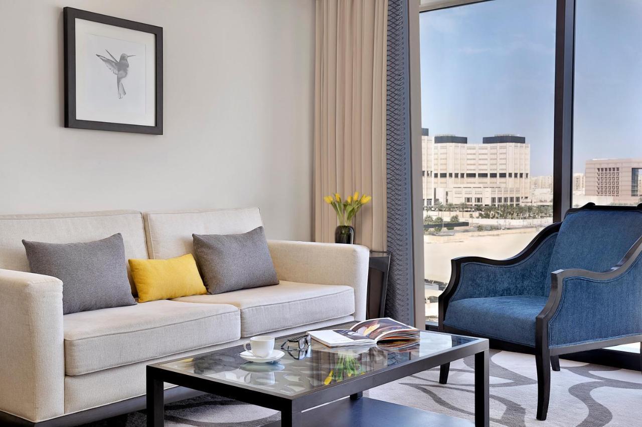 Voco - Riyadh, An Ihg Hotel - فندق فوكو الرياض, احدى فنادق مجموعة إنتركونتيننتال Riade Exterior foto Living room