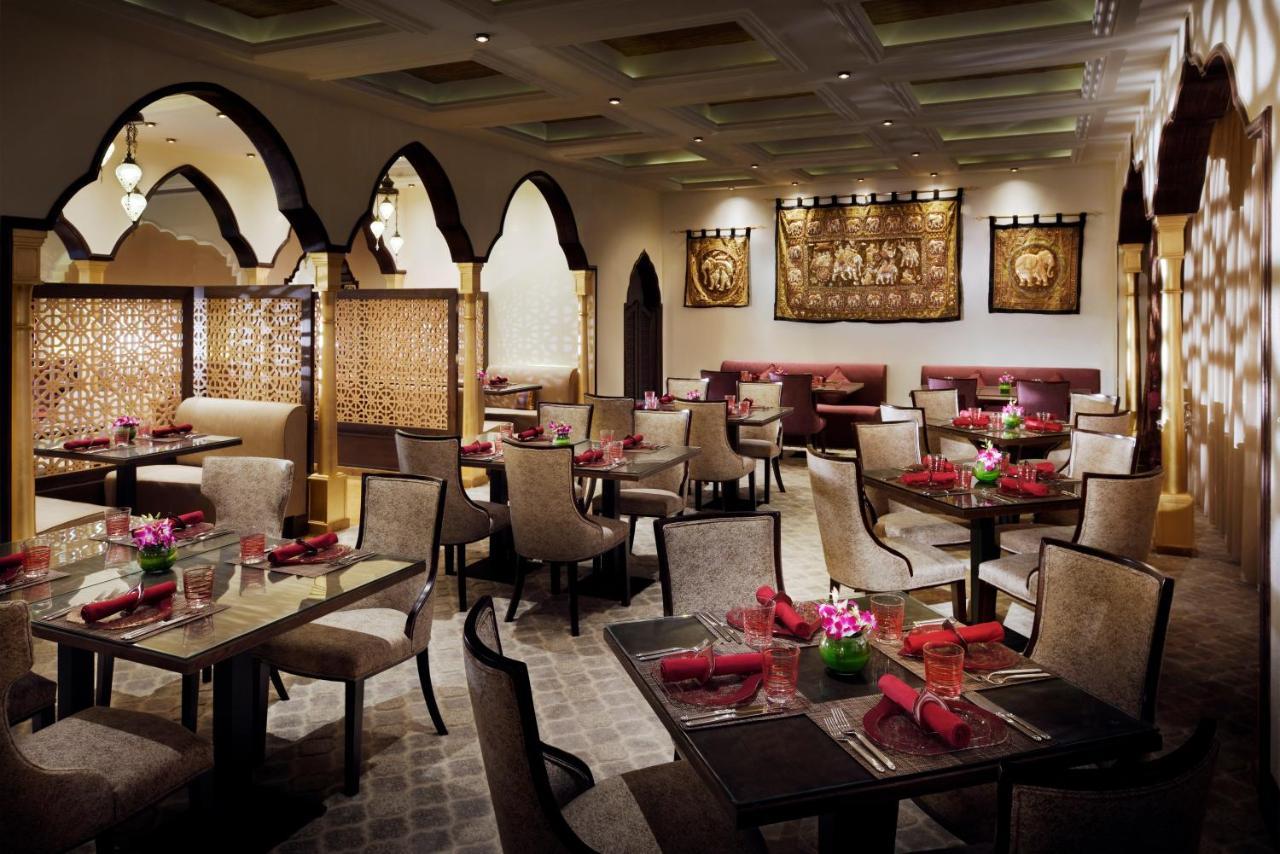Voco - Riyadh, An Ihg Hotel - فندق فوكو الرياض, احدى فنادق مجموعة إنتركونتيننتال Riade Exterior foto The interior of the restaurant