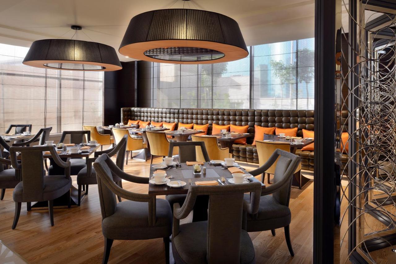 Voco - Riyadh, An Ihg Hotel - فندق فوكو الرياض, احدى فنادق مجموعة إنتركونتيننتال Riade Exterior foto The interior of the restaurant