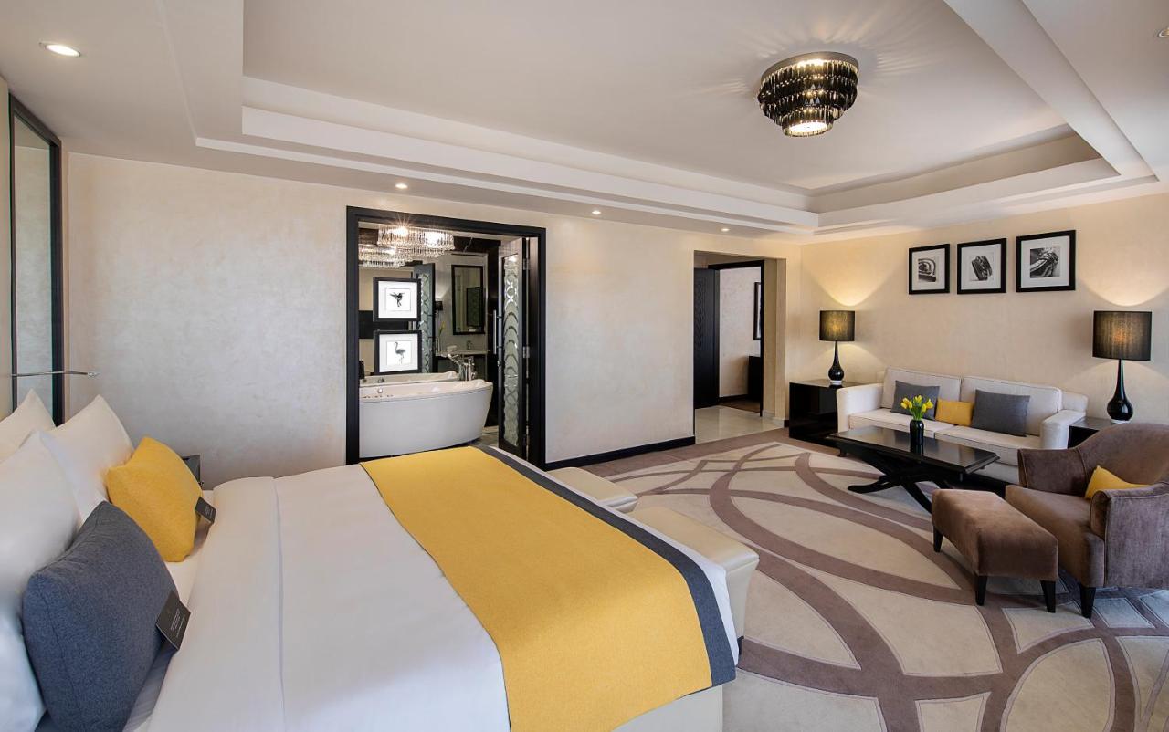 Voco - Riyadh, An Ihg Hotel - فندق فوكو الرياض, احدى فنادق مجموعة إنتركونتيننتال Riade Exterior foto Suite